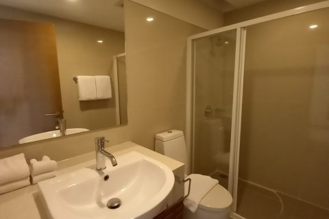 Condo in Bangkok, Thailand, 2 bedrooms  № 157509 - photo 7