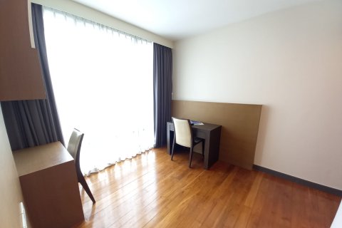 Condo in Bangkok, Thailand, 2 bedrooms  № 157509 - photo 3