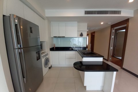 Condo in Bangkok, Thailand, 2 bedrooms  № 157509 - photo 14