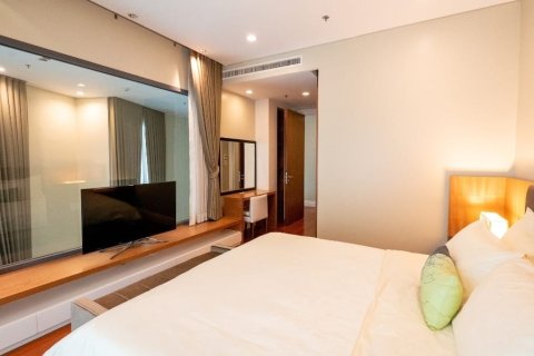 Condo in Bangkok, Thailand, 3 bedrooms  № 157506 - photo 5