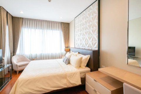 Condo in Bangkok, Thailand, 3 bedrooms  № 157506 - photo 2