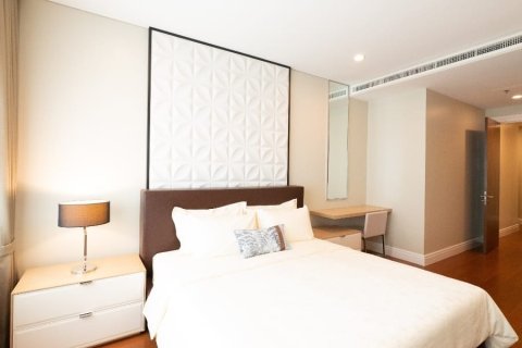 Condo in Bangkok, Thailand, 3 bedrooms  № 157506 - photo 3