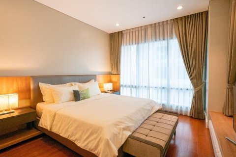 Condo in Bangkok, Thailand, 3 bedrooms  № 157506 - photo 6