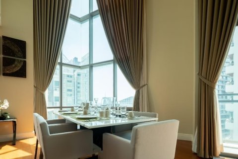 Condo in Bangkok, Thailand, 3 bedrooms  № 157506 - photo 13