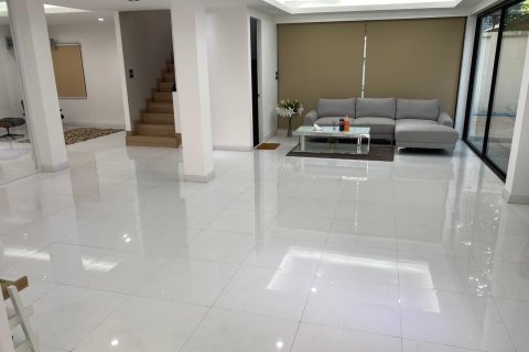 Maison à Watthana, Bangkok, Thaïlande 3 chambres № 167719 - photo 19