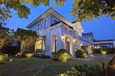 Villa à Samut Prakan, Thaïlande 4 chambres № 167722