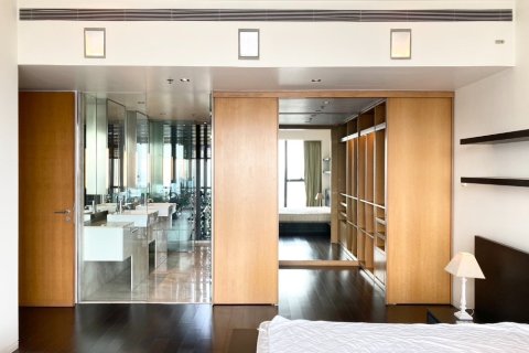 Condo in Bangkok, Thailand, 3 bedrooms  № 162688 - photo 8