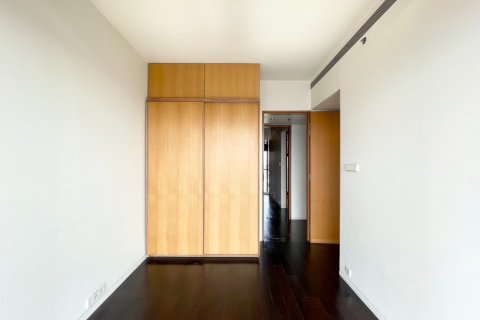 Condo in Bangkok, Thailand, 3 bedrooms  № 162688 - photo 11