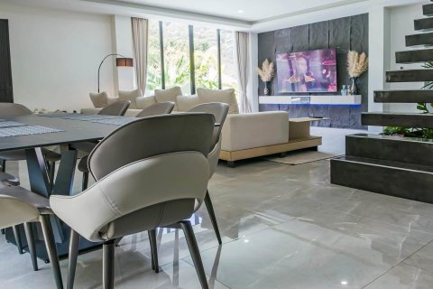 Villa in Pattaya, Thailand 6 bedrooms № 162690 - photo 14