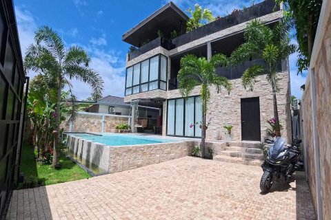 Villa in Pattaya, Thailand 6 bedrooms № 162690 - photo 5