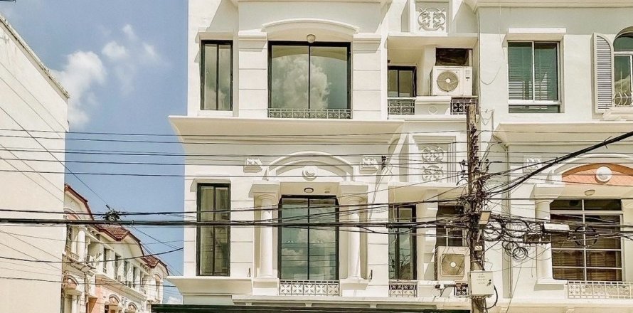 Townhouse à Wang Thonglang, Bangkok, Thaïlande 4 chambres № 171850