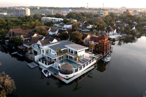 Вилла в Паттайе, Таиланд с 8 спальнями  № 171847 - фото 3