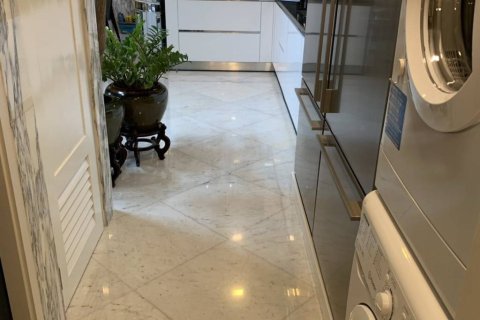 Condo in Bangkok, Thailand, 3 bedrooms  № 152355 - photo 5