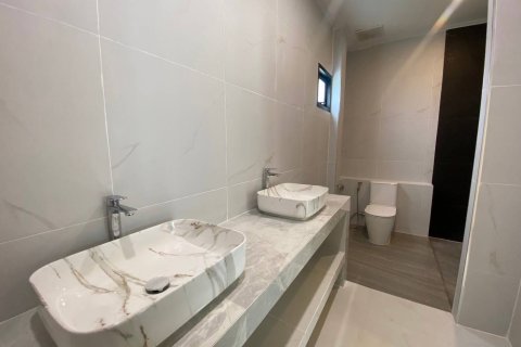 Maison à Phuket, Thaïlande 5 chambres № 147322 - photo 7