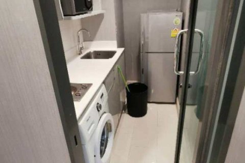 Кондоминиум с 2 спальнями в Хуай Кванге, Бангкок, Таиланд № 147321 - фото 2