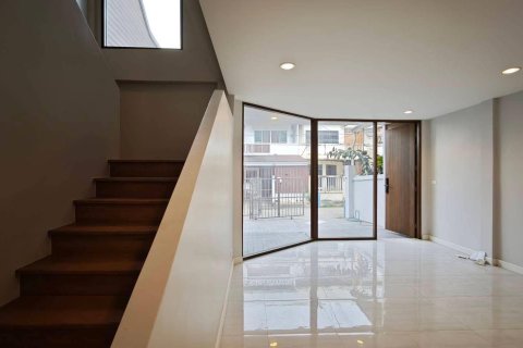 Townhouse in Pathum Wan, Bangkok, Thailand 3 bedrooms № 158139 - photo 7