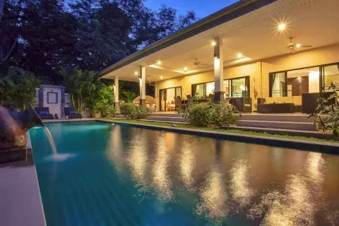 Villa in Phuket, Thailand 3 bedrooms № 141220 - photo 16