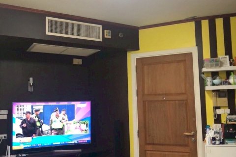 Studio in the Condo in Watthana, Bangkok, Thailand  № 161971