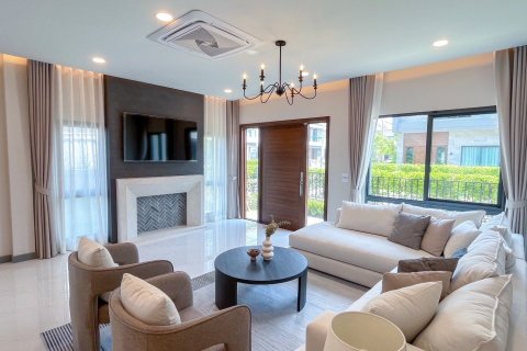 Maison à Bang Kaeo, Thaïlande 5 chambres № 161972 - photo 2