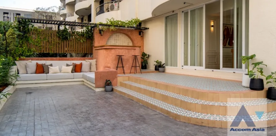 Duplex in Watthana, Bangkok, Thailand 4 Schlafzimmer № 214762
