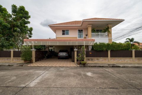 House in Chiang Mai, Thailand 4 bedrooms № 121871 - photo 1