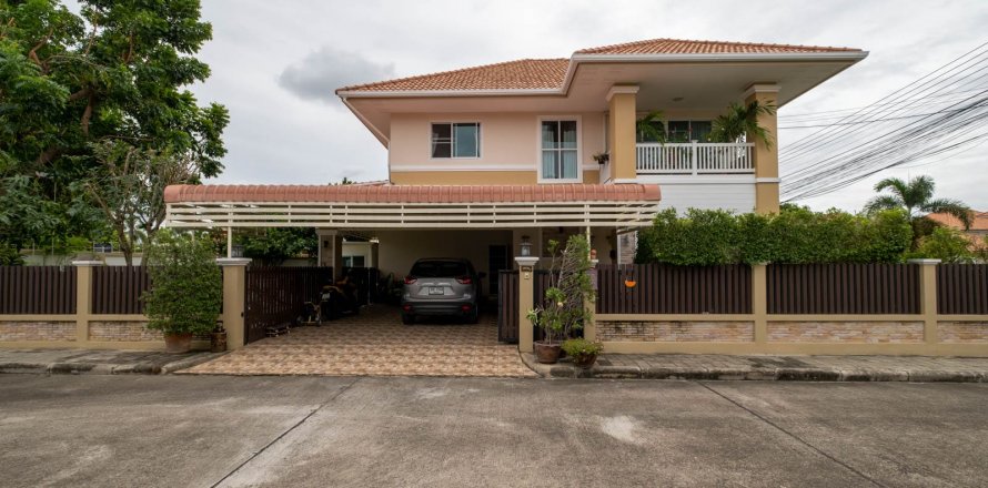 House in Chiang Mai, Thailand 4 bedrooms № 121871