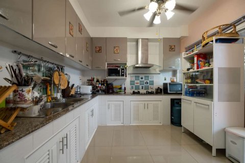 House in Chiang Mai, Thailand 4 bedrooms № 121871 - photo 10