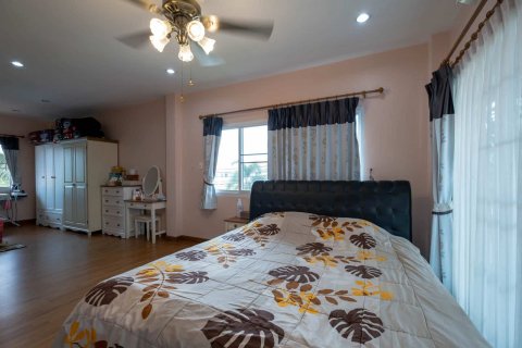 House in Chiang Mai, Thailand 4 bedrooms № 121871 - photo 12