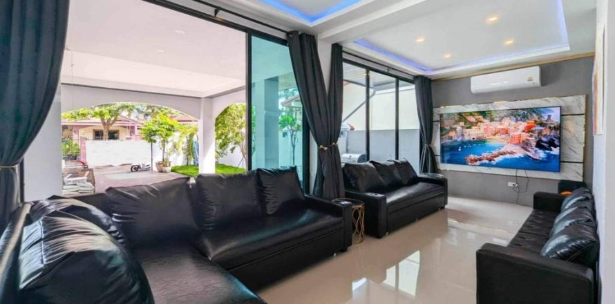 Вилла в Паттайе, Таиланд с 7 спальнями  № 114046