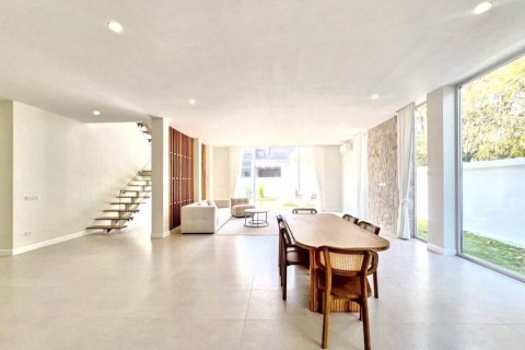 Вилла в Паттайе, Таиланд с 4 спальнями  № 114045 - фото 10