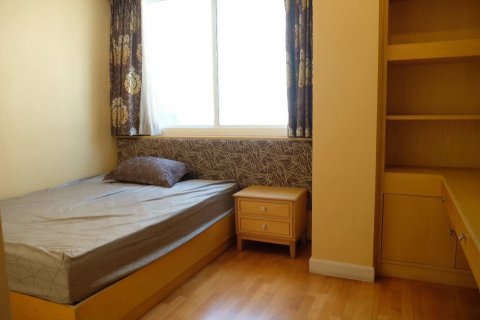 Condo in Khlong San, Bangkok, Thailand, 3 bedrooms  № 134045 - photo 8