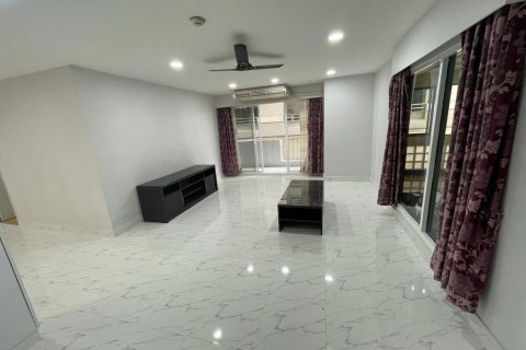 Кондоминиум с 2 спальнями в Ваттхане, Бангкок, Таиланд № 161547 - фото 4