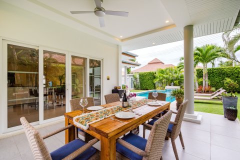 Villa in Hua Hin, Thailand 3 bedrooms № 161550 - photo 15