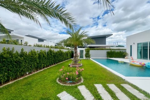 Вилла в Хуа Хине, Таиланд с 4 спальнями  № 161551 - фото 10