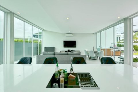 Вилла в Хуа Хине, Таиланд с 4 спальнями  № 161551 - фото 28