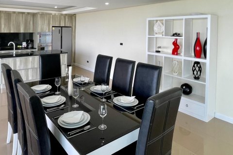 Villa in Ko Samui, Thailand 4 bedrooms № 161545 - photo 14