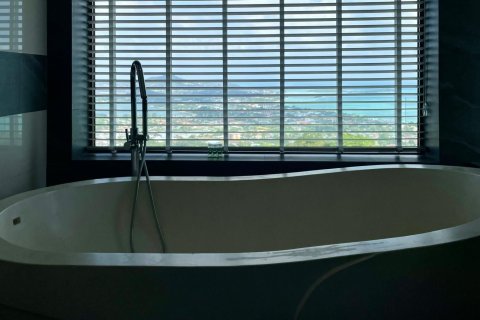 Villa in Ko Samui, Thailand 4 bedrooms № 161545 - photo 23