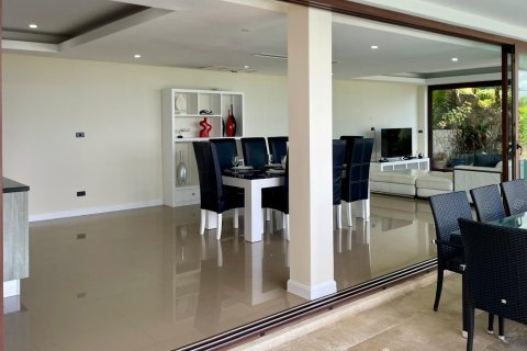 Villa in Ko Samui, Thailand 4 bedrooms № 161545 - photo 27