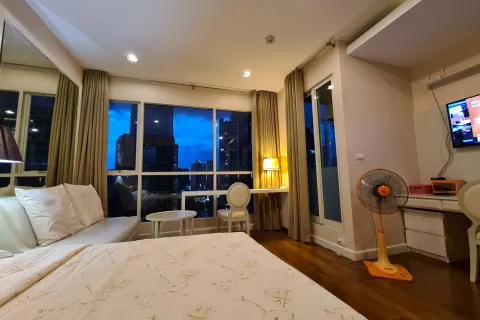 Studio dans le Condo à Pathum Wan, Bangkok, Thaïlande  № 139556 - photo 19