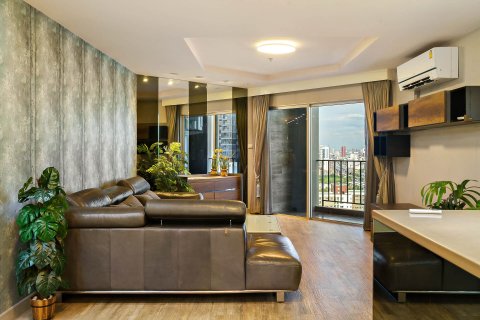 Condo in Huai Khwang, Bangkok, Thailand, 2 bedrooms  № 161901