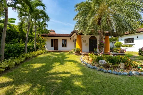 Villa in Hua Hin, Thailand 6 bedrooms № 161897 - photo 23