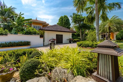 Villa in Hua Hin, Thailand 6 bedrooms № 161897 - photo 21