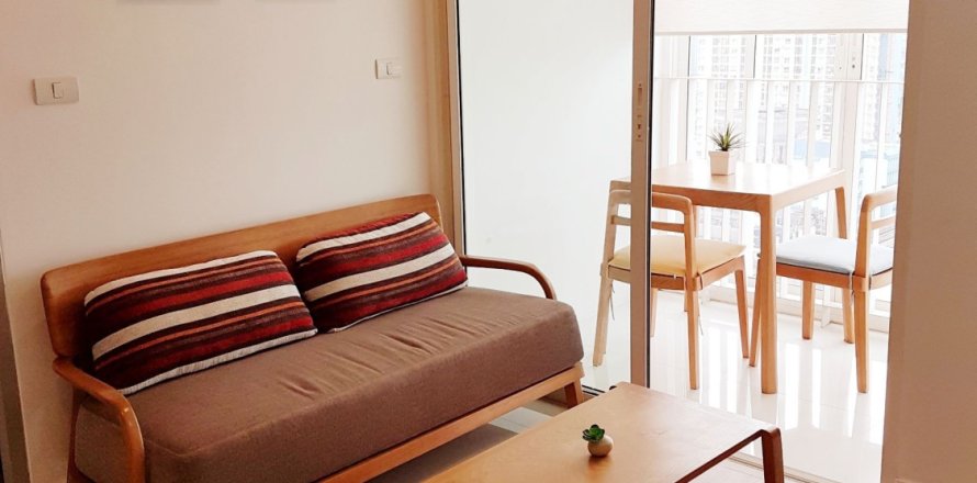 Студия в кондо в Ваттхане, Бангкок, Таиланд № 161900