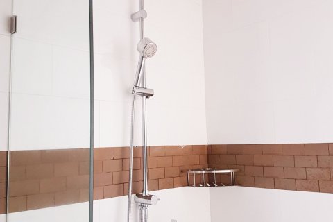 Студия в кондо в Ваттхане, Бангкок, Таиланд № 161900 - фото 10