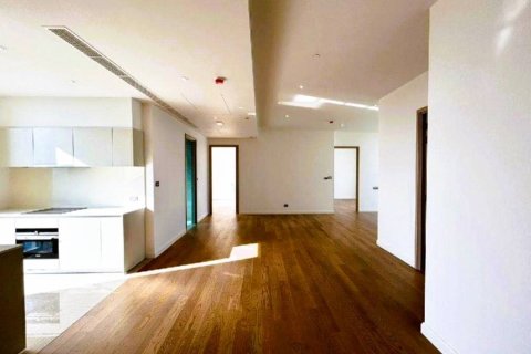 Condo in Bangkok, Thailand, 3 bedrooms  № 181067 - photo 2