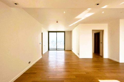 Condo in Bangkok, Thailand, 3 bedrooms  № 181067 - photo 4