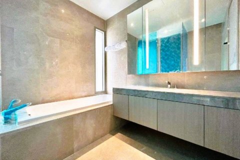 Condo in Bangkok, Thailand, 3 bedrooms  № 181067 - photo 8