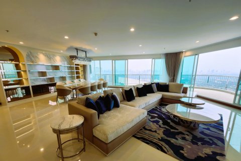Penthouse in Bangkok, Thailand 4 bedrooms № 181072