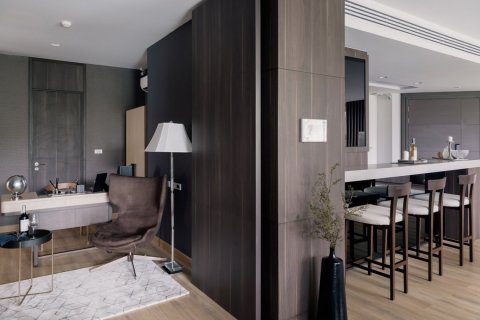 Condo in Bangkok, Thailand, 3 bedrooms  № 181071 - photo 2