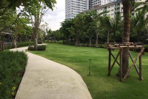 Condo in Bangkok, Thailand, 3 bedrooms  № 181071 - photo 15